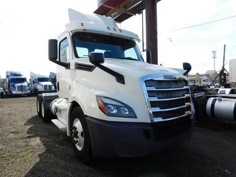 2019 FREIGHTLINER cascadia Tandem Axle Daycab #3169 2019 FREIGHTLINER cascadia Tandem Axle Daycab #3169